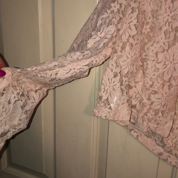 Lace top - Picture 3 of 4